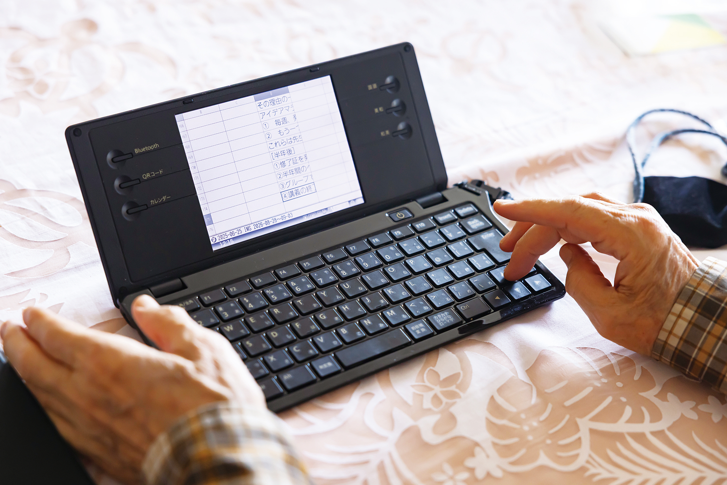 取り出したらすぐ書ける「ポメラ」は、最高の仕事道具。