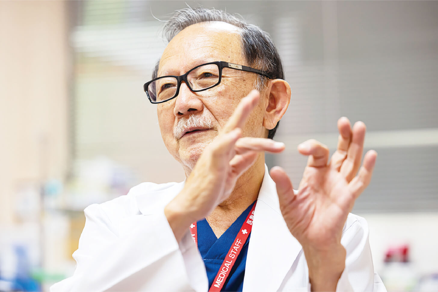 微細なトーンの違いから病気を早期発見することもあると語る栗栖様。